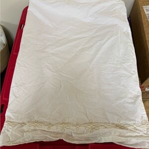 Matouk Percale Cotton Standard Pillow Case Champagne Colored Design